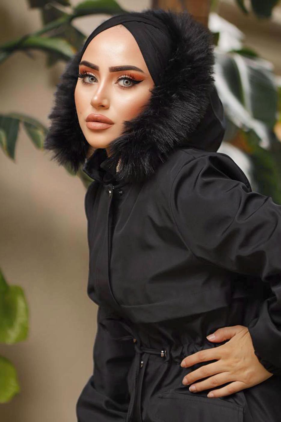 Tesettür giyim SİYAH MANŞETLERİ LASTİKLİ KAPÜŞONLU KABAN 7029	