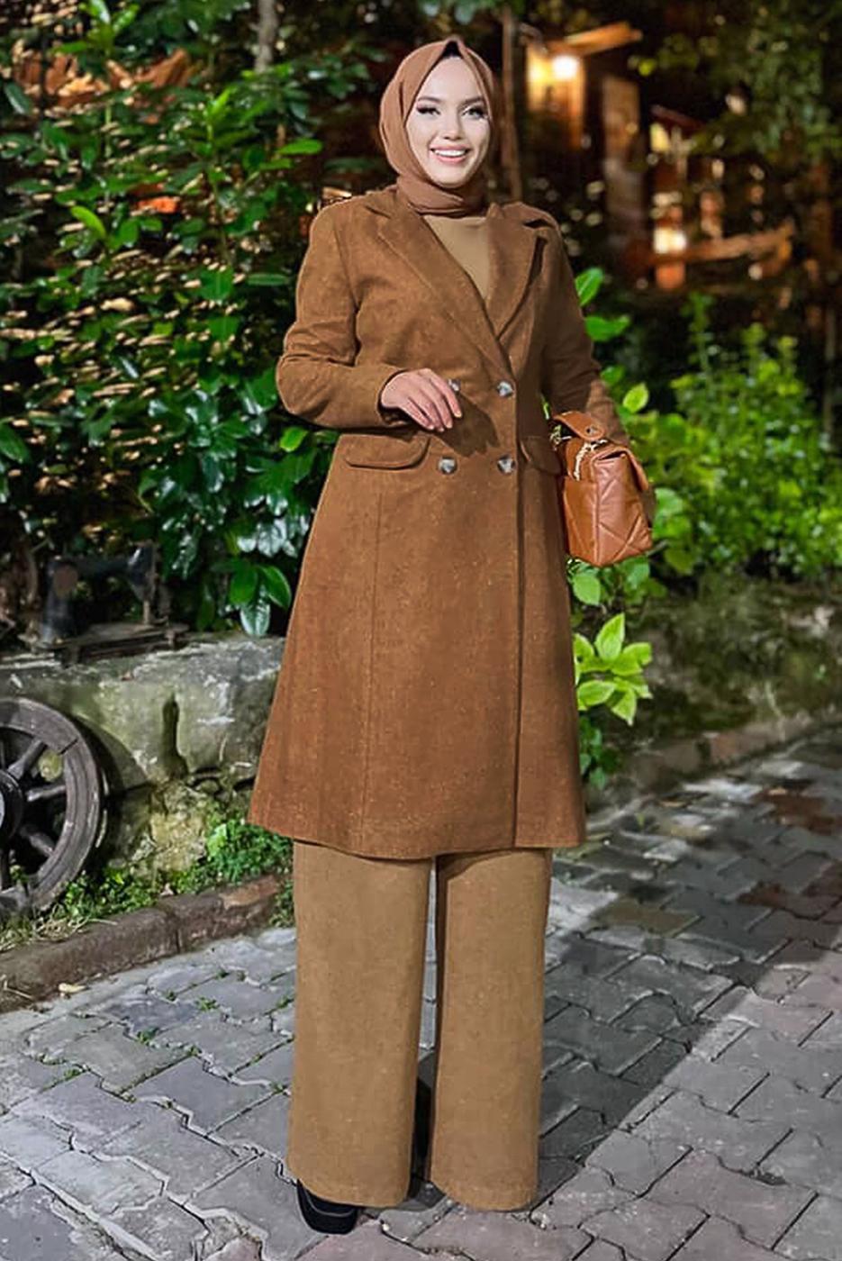 Tesettür giyim TABA KRUVAZE YAKA KAŞE KABAN 7077