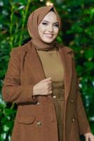 Tesettür giyim TABA KRUVAZE YAKA KAŞE KABAN 7077