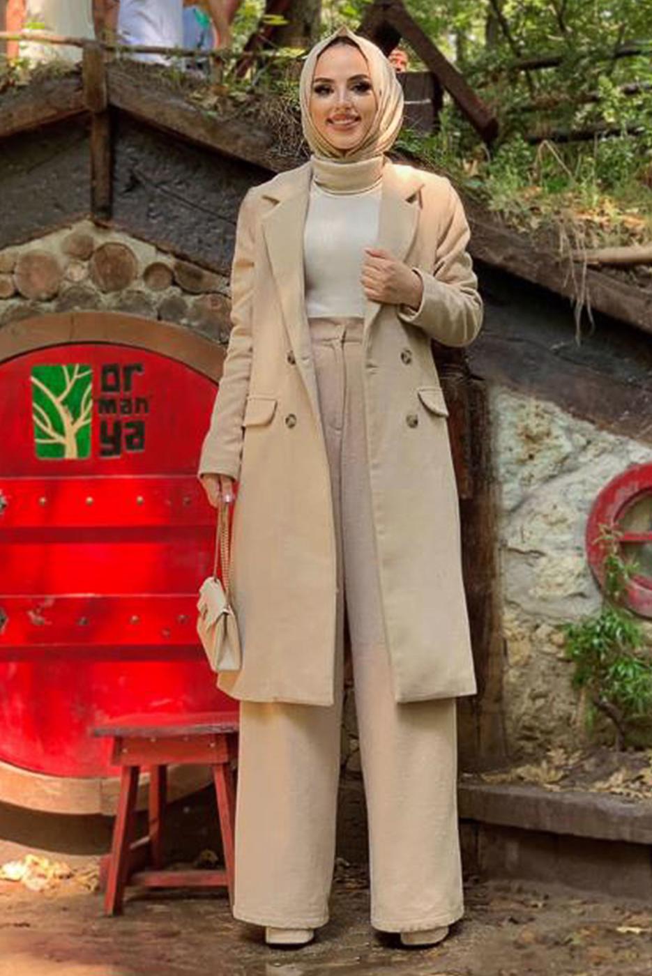 Tesettür giyim BEJ KRUVAZE YAKA KAŞE KABAN 7077
