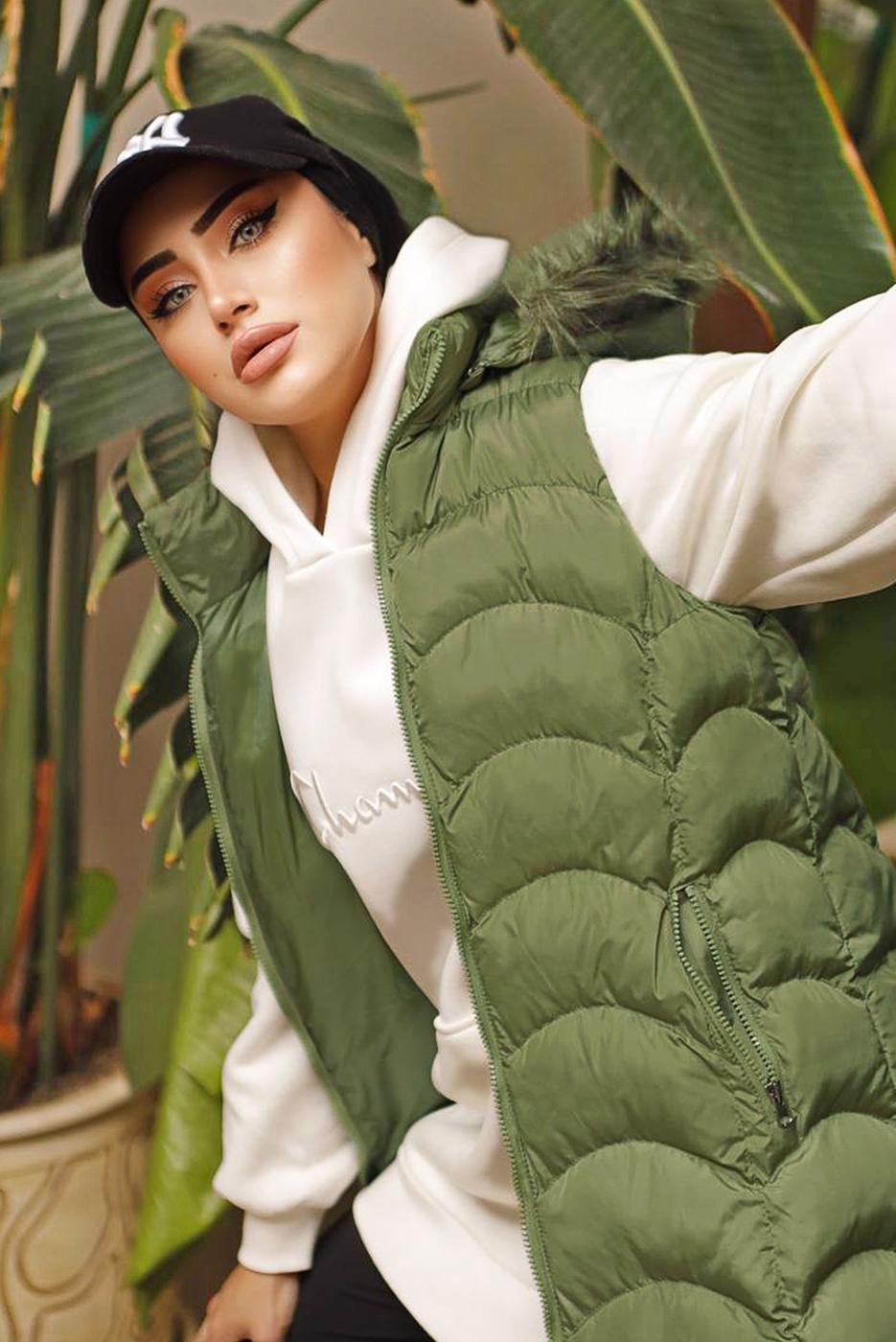 Tesettür giyim YEŞİL KAPÜŞONLU KÜRKLÜ ŞİŞME YELEK 7429