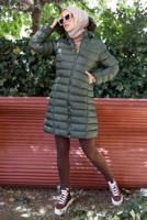 Tesettür giyim HAKİ KAPÜŞONU KÜRKLÜ CEPLİ ŞİŞME KABAN 9002  