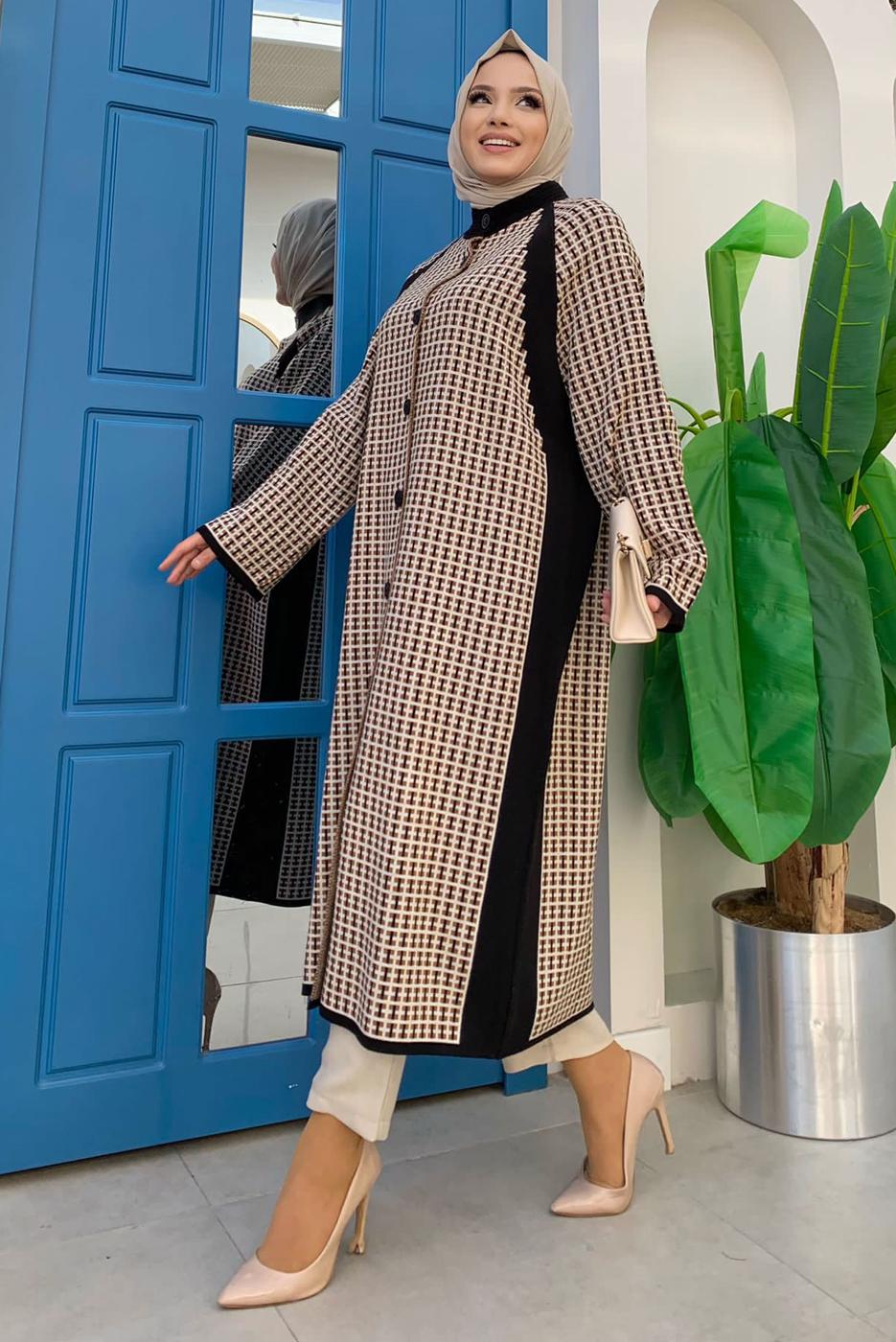 Tesettür giyim SİYAH DESENLİ DÜĞMELİ TRİKO HIRKA 9136