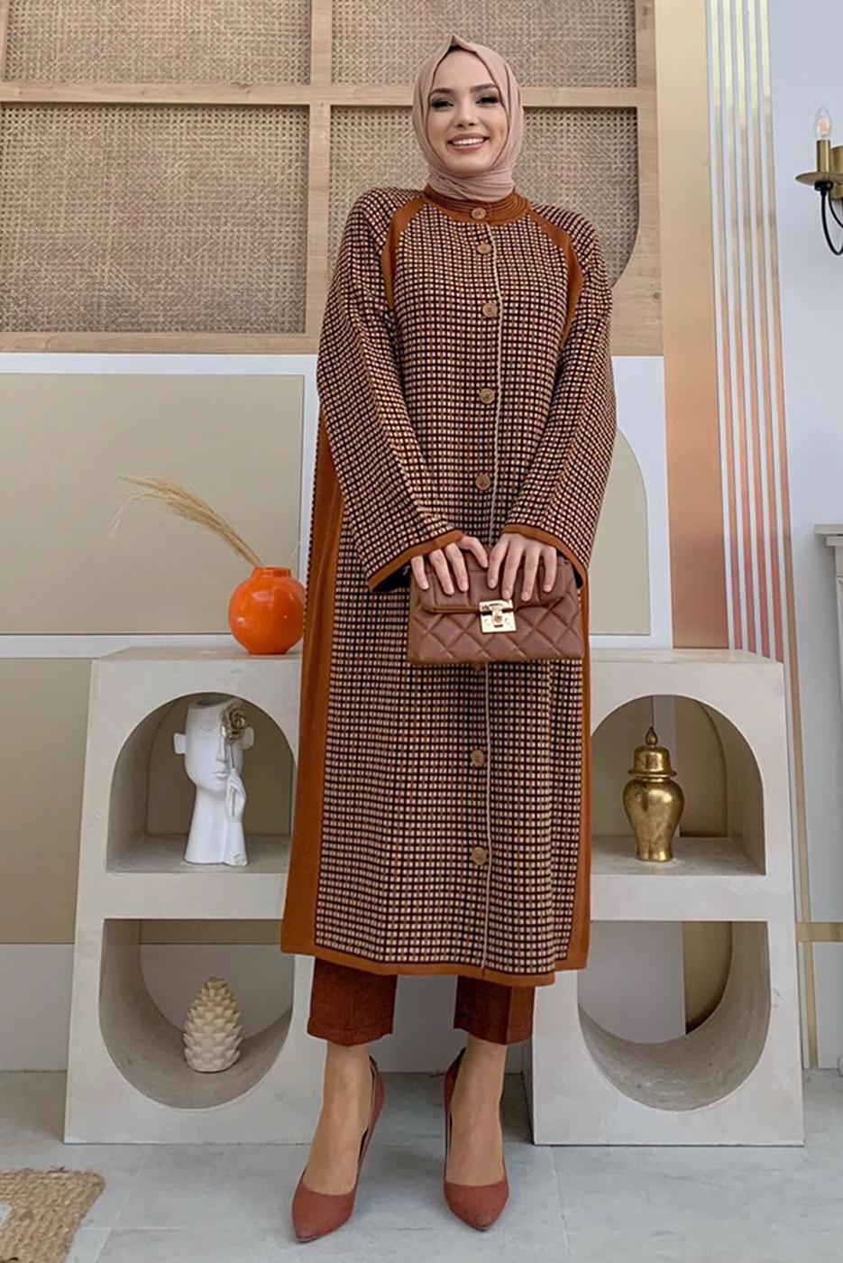 Tesettür giyim TABA DESENLİ DÜĞMELİ TRİKO HIRKA 9136