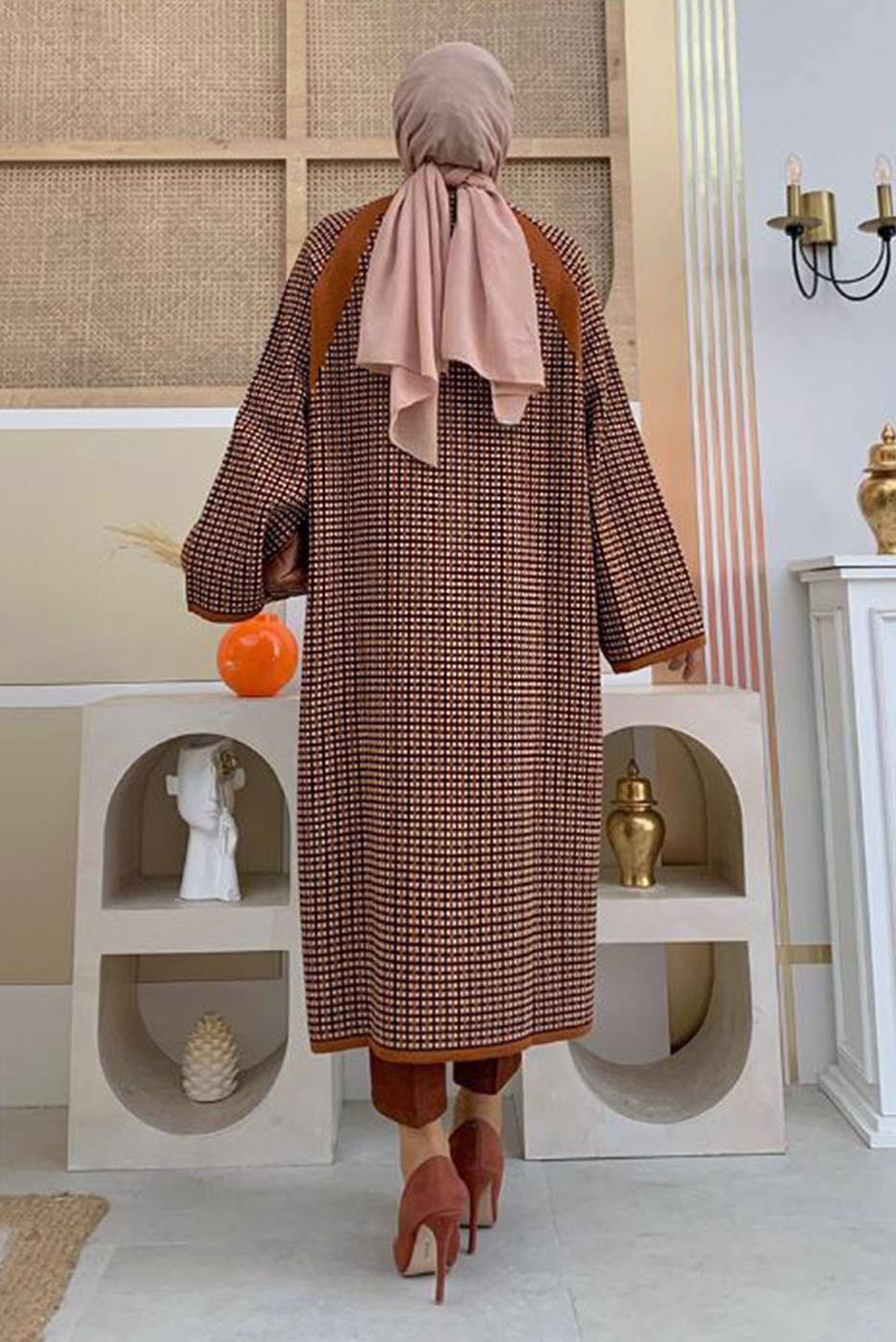 Tesettür giyim TABA DESENLİ DÜĞMELİ TRİKO HIRKA 9136