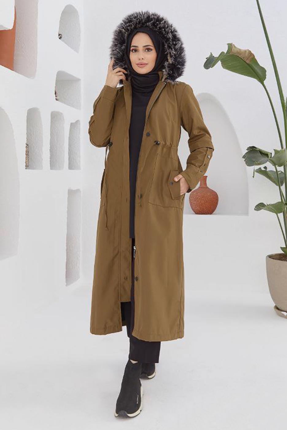 Tesettür giyim TABA BELİ BÜZGÜLÜ KAPÜŞONU KÜRKLÜ MANTO 5003 