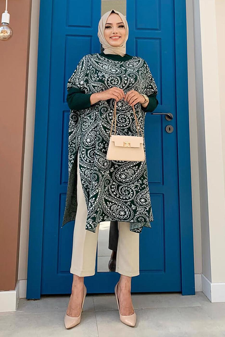Hijab clothing GREEN PATTERNED PONCHO WITH SLITS 44112
