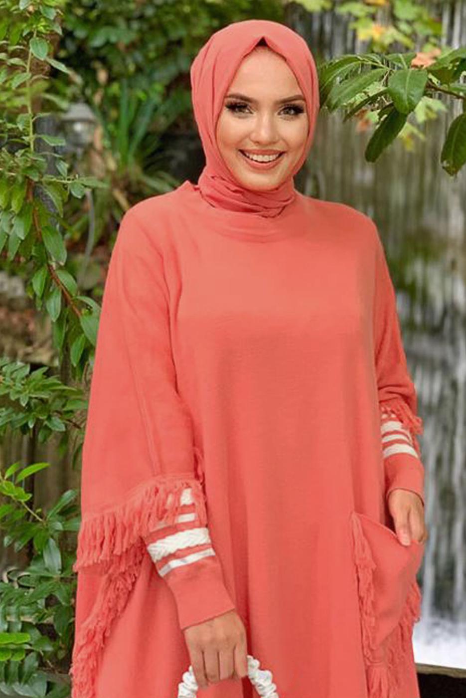 Tesettür giyim KIRMIZI PÜSKÜLLÜ TRİKO PANÇO 51112	