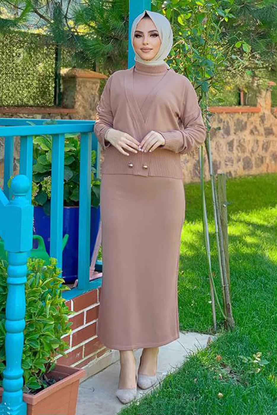 Tesettür giyim PUDRA DÜĞMELİ ÜÇLÜ ETEKLİ TRİKO TAKIM 30112	