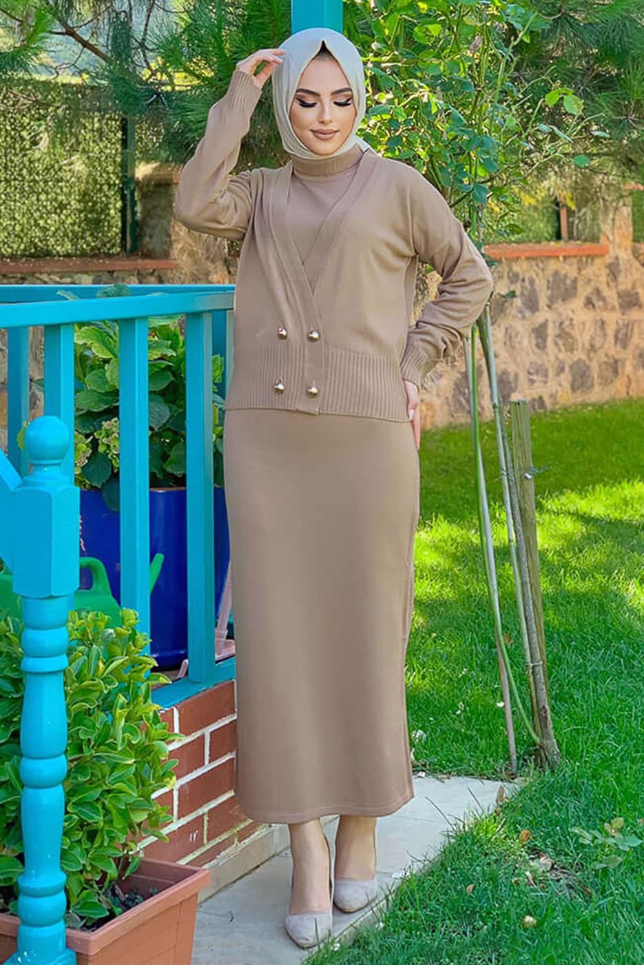 Tesettür giyim TABA DÜĞMELİ ÜÇLÜ ETEKLİ TRİKO TAKIM 30112	