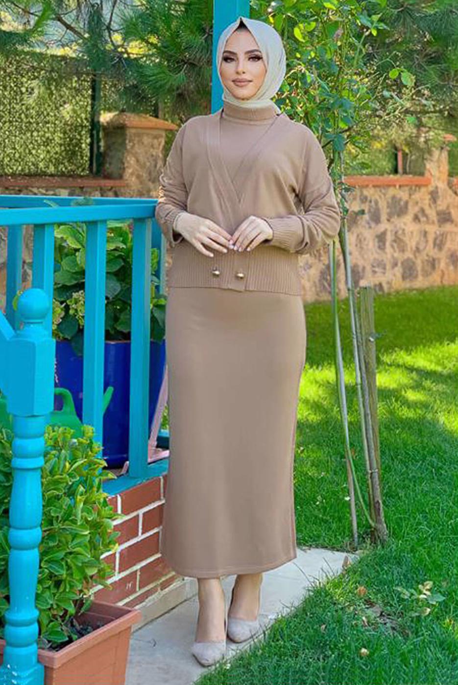 Tesettür giyim TABA DÜĞMELİ ÜÇLÜ ETEKLİ TRİKO TAKIM 30112	