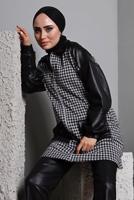 Tesettür giyim SİYAH DERİ DETAYLI PANT. TAKIM 1582 