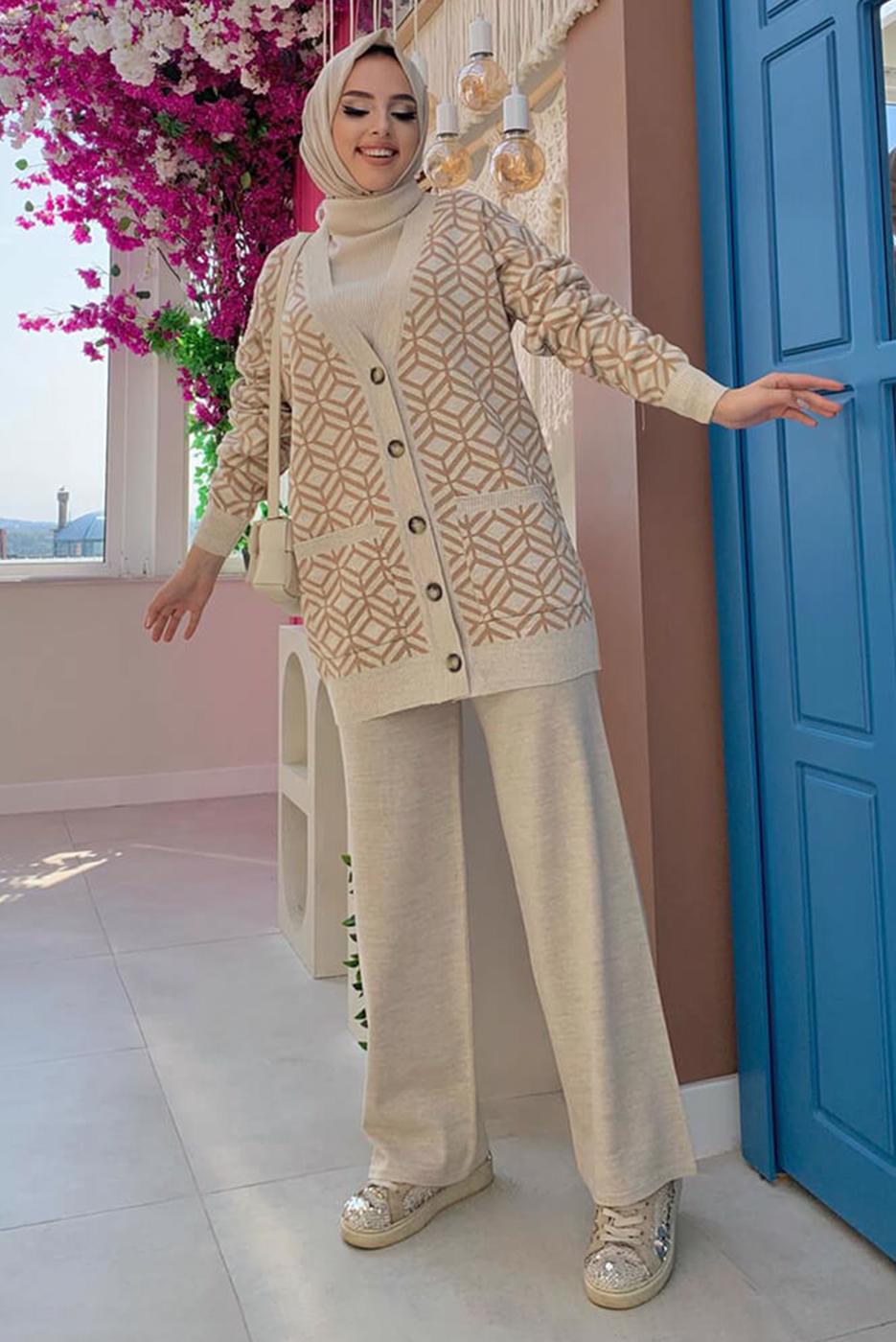 Tesettür giyim BEJ DESENLİ CEKETLİ PANTOLONLU TRİKO TAKIM 32112	