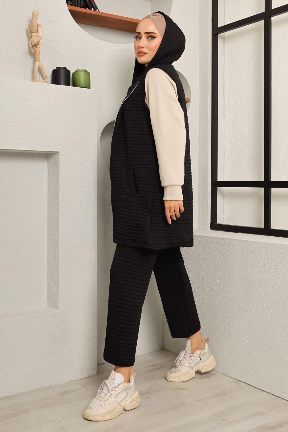 Tesettür giyim SİYAH CEPLİ KAPÜŞONLU İKİLİ YELEKLİ TAKIM 4482