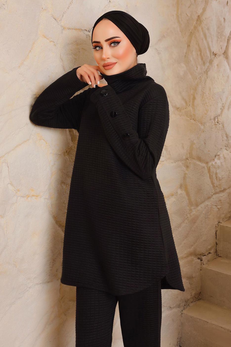 Tesettür giyim SİYAH MANŞETLERİ DÜĞMELİ PANTOLONLU TAKIM 7382 