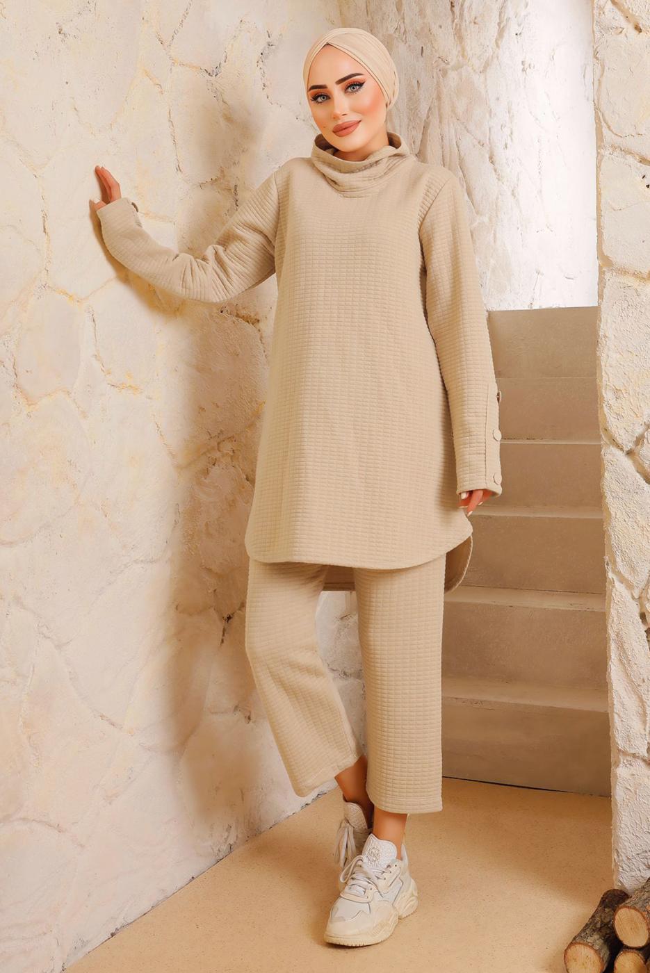 Tesettür giyim BEJ MANŞETLERİ DÜĞMELİ PANTOLONLU TAKIM 7382 