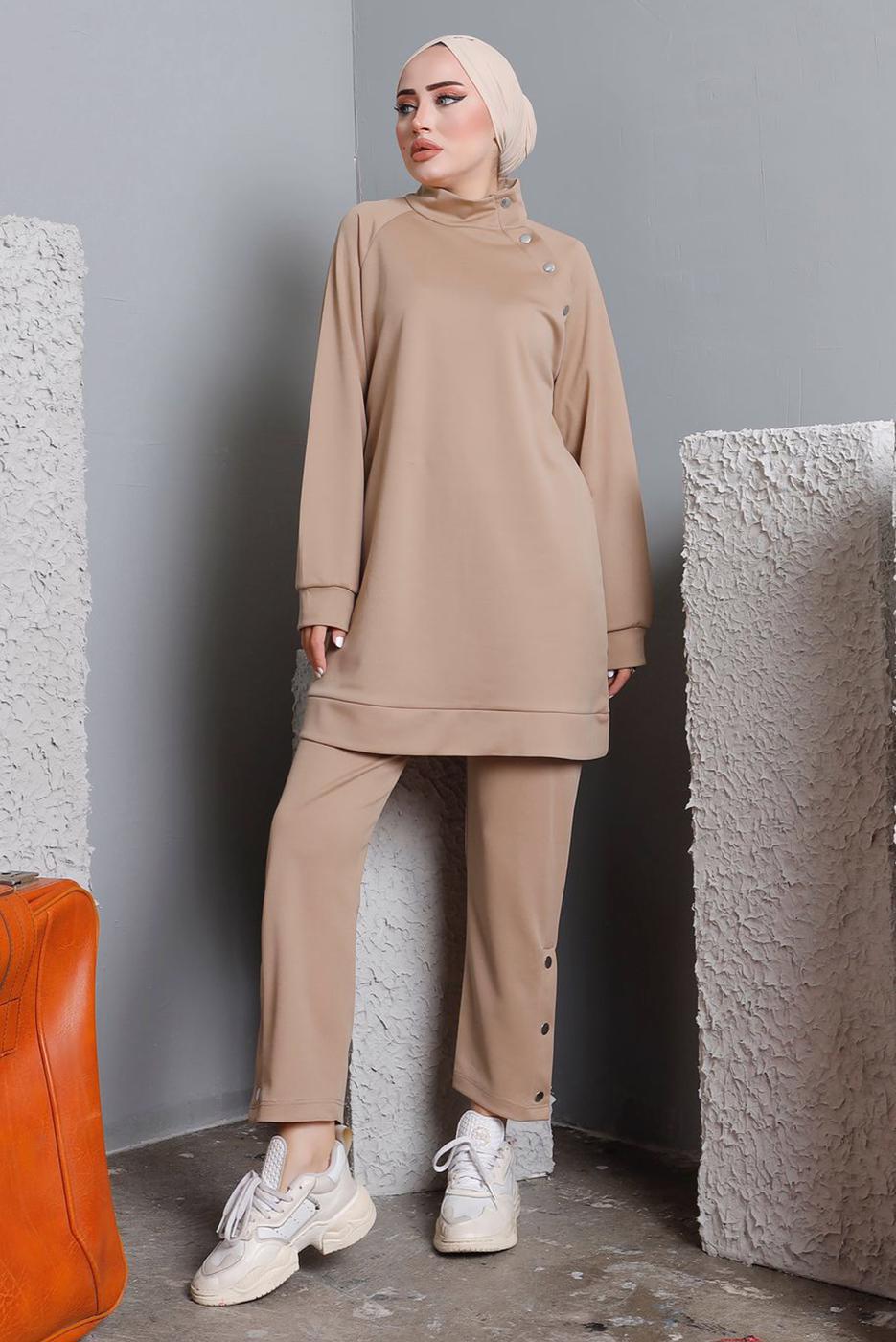 Tesettür giyim BEJ BALIKÇI YAKA ZIMBA DETAYLI PANTOLONLU TAKIM T 7672