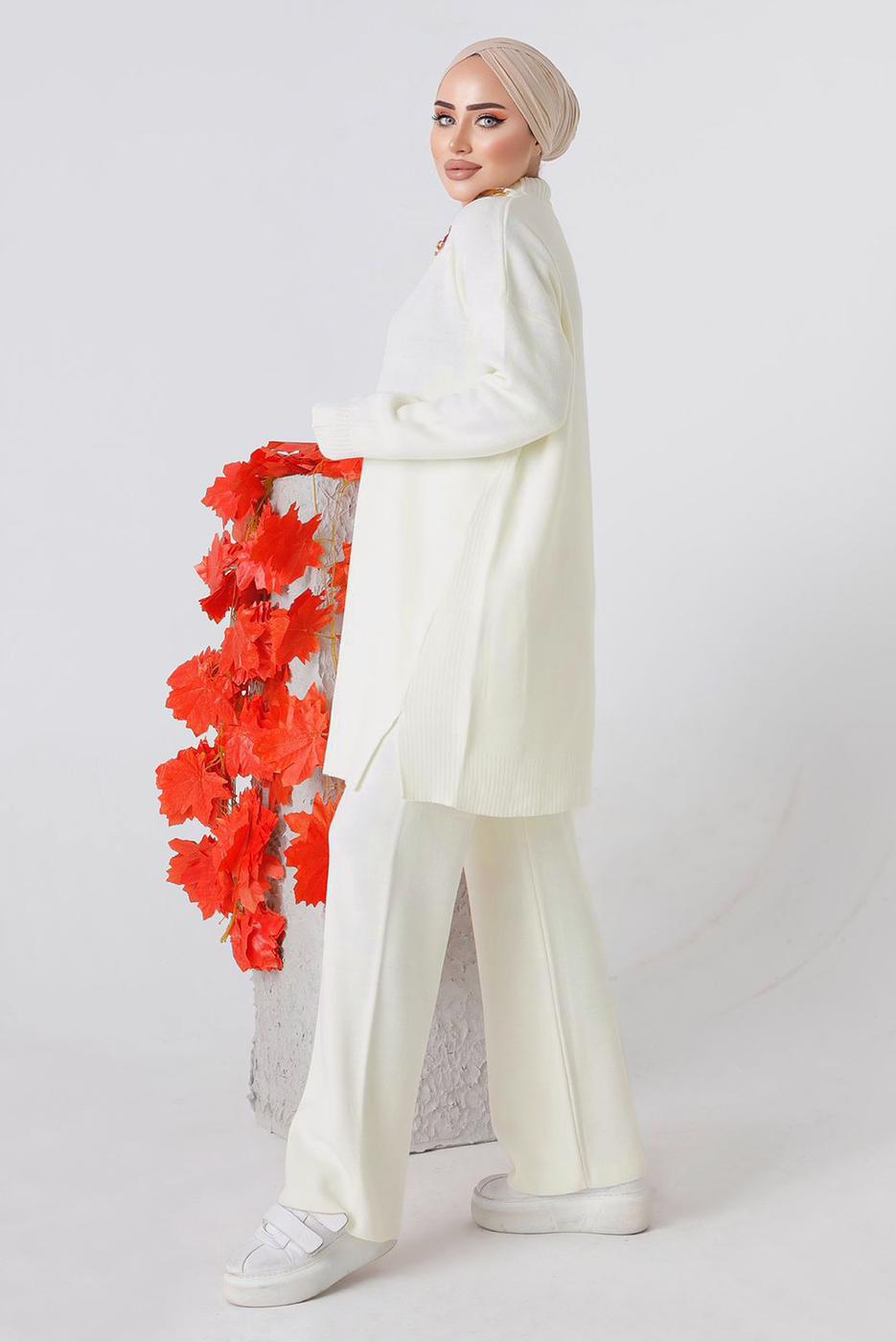 Tesettür giyim EKRU ZİNCİR DETAYLI PANTOLONLU TRİKO TAKIM 8592-1