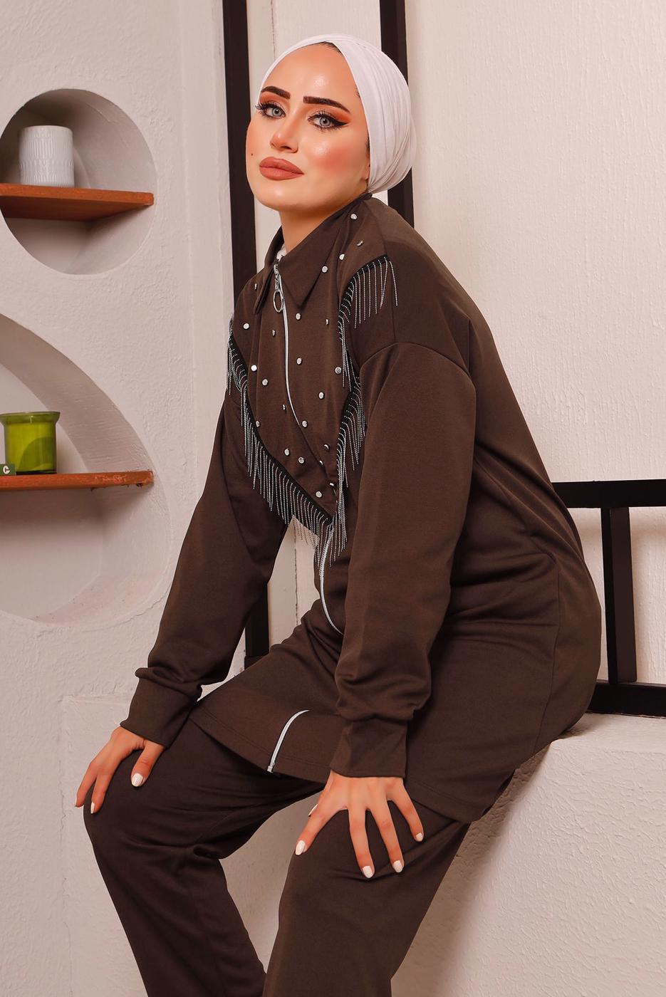 Tesettür giyim KAHVE PÜSKÜL DETAYLI ZIMBALI PANTOLONLU TAKIM 9572