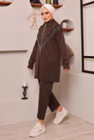 Tesettür giyim KAHVE PÜSKÜL DETAYLI ZIMBALI PANTOLONLU TAKIM 9572