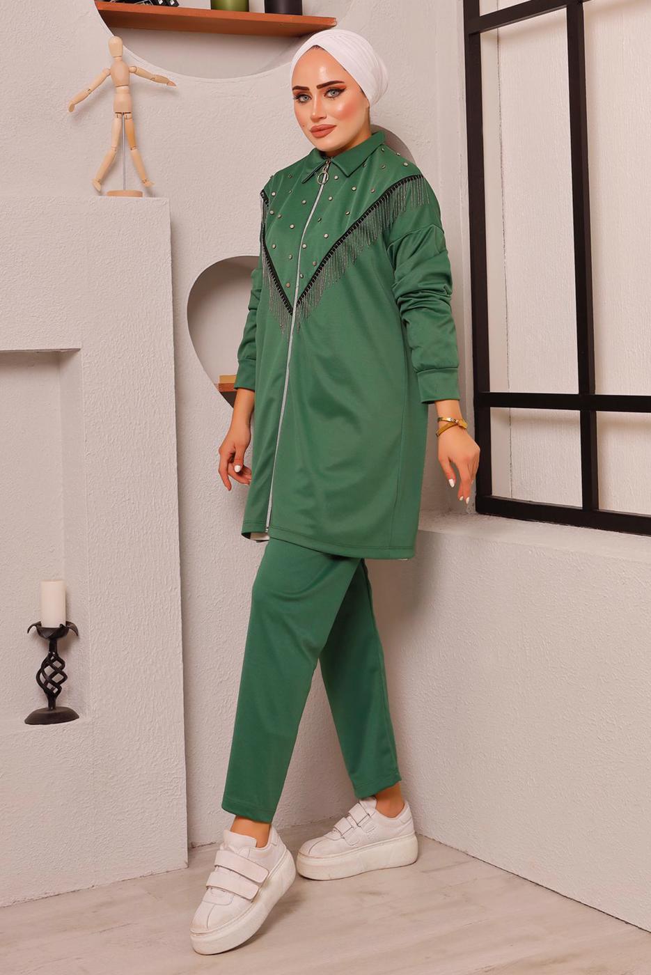 Tesettür giyim YEŞİL PÜSKÜL DETAYLI ZIMBALI PANTOLONLU TAKIM 9572