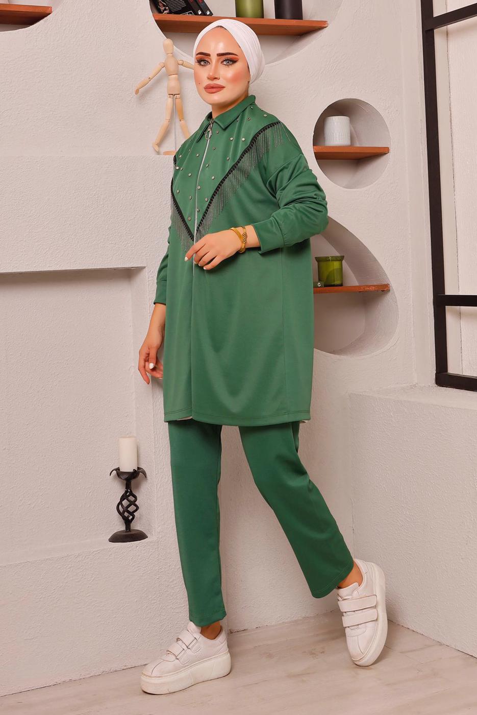 Tesettür giyim YEŞİL PÜSKÜL DETAYLI ZIMBALI PANTOLONLU TAKIM 9572