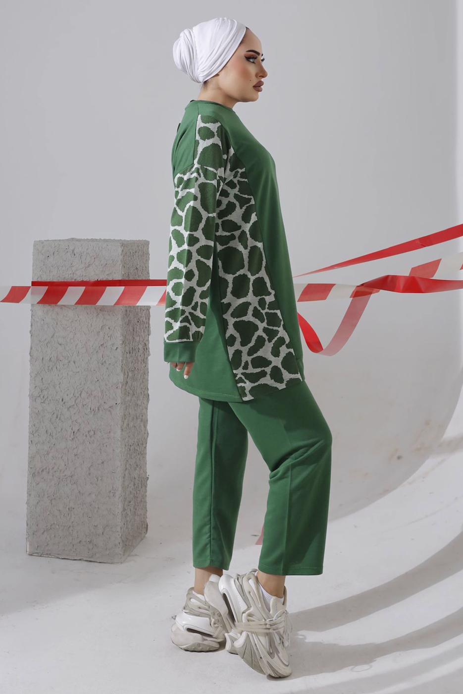 Tesettür giyim YEŞİL DESENLİ PANTOLONLU TAKIM 9682 