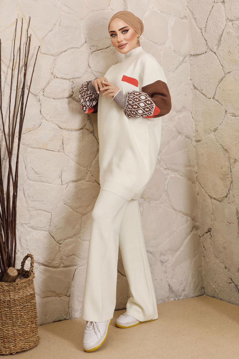 Tesettür giyim EKRU KOLLARI DESENLİ TRİKO PANTOLONLU TAKIM 9992	