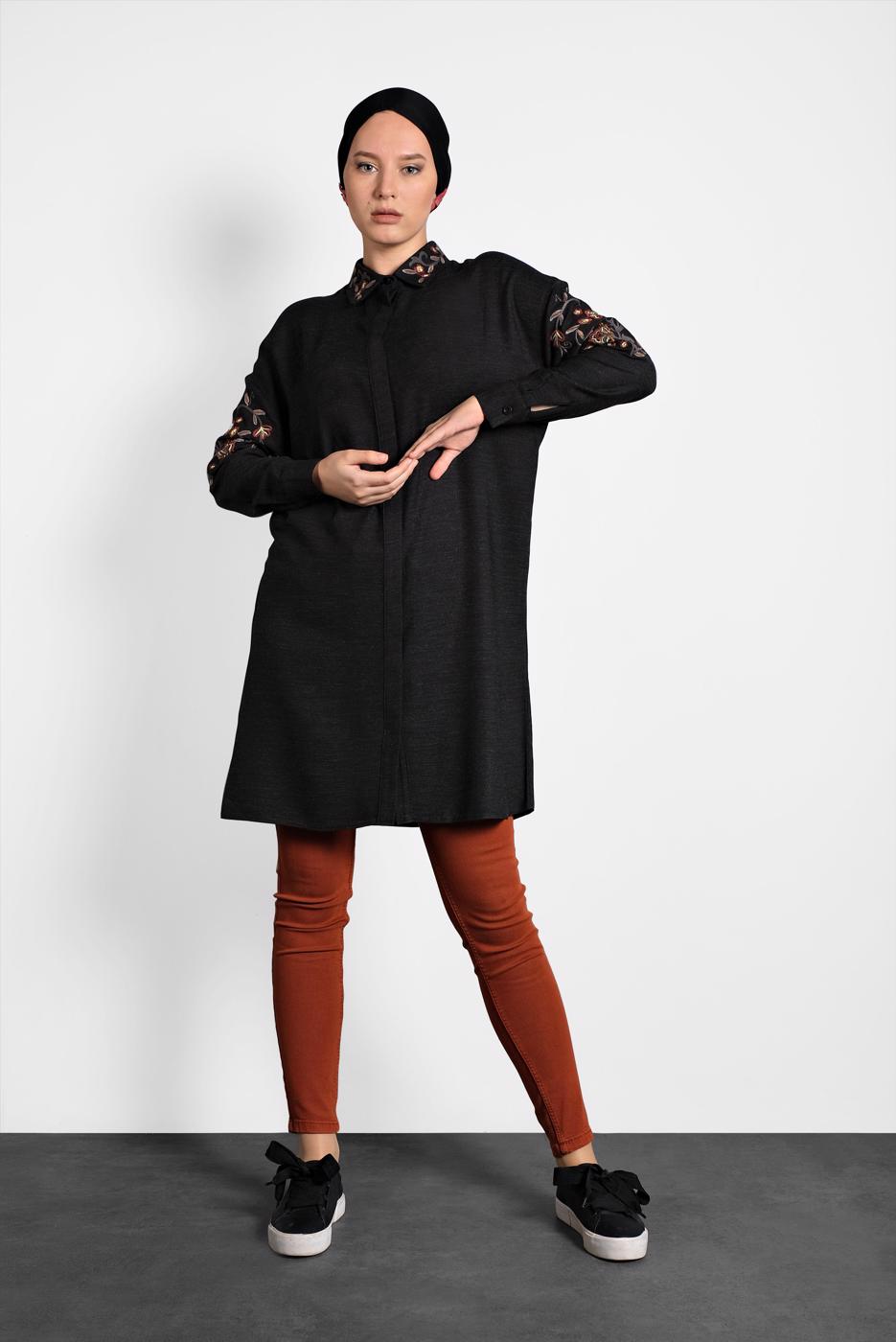 Tesettür giyim SİYAH ALVİNA NAKIŞ DETAYLI TUNİK 40238 