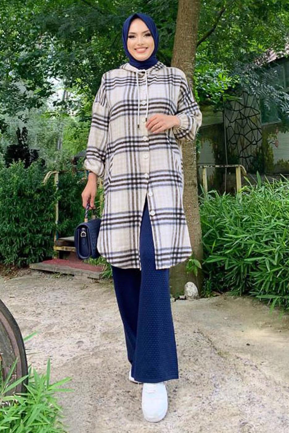 Tesettür giyim BEJ KAPÜŞONLU DÜĞMELİ EKOSE TUNİK 4162