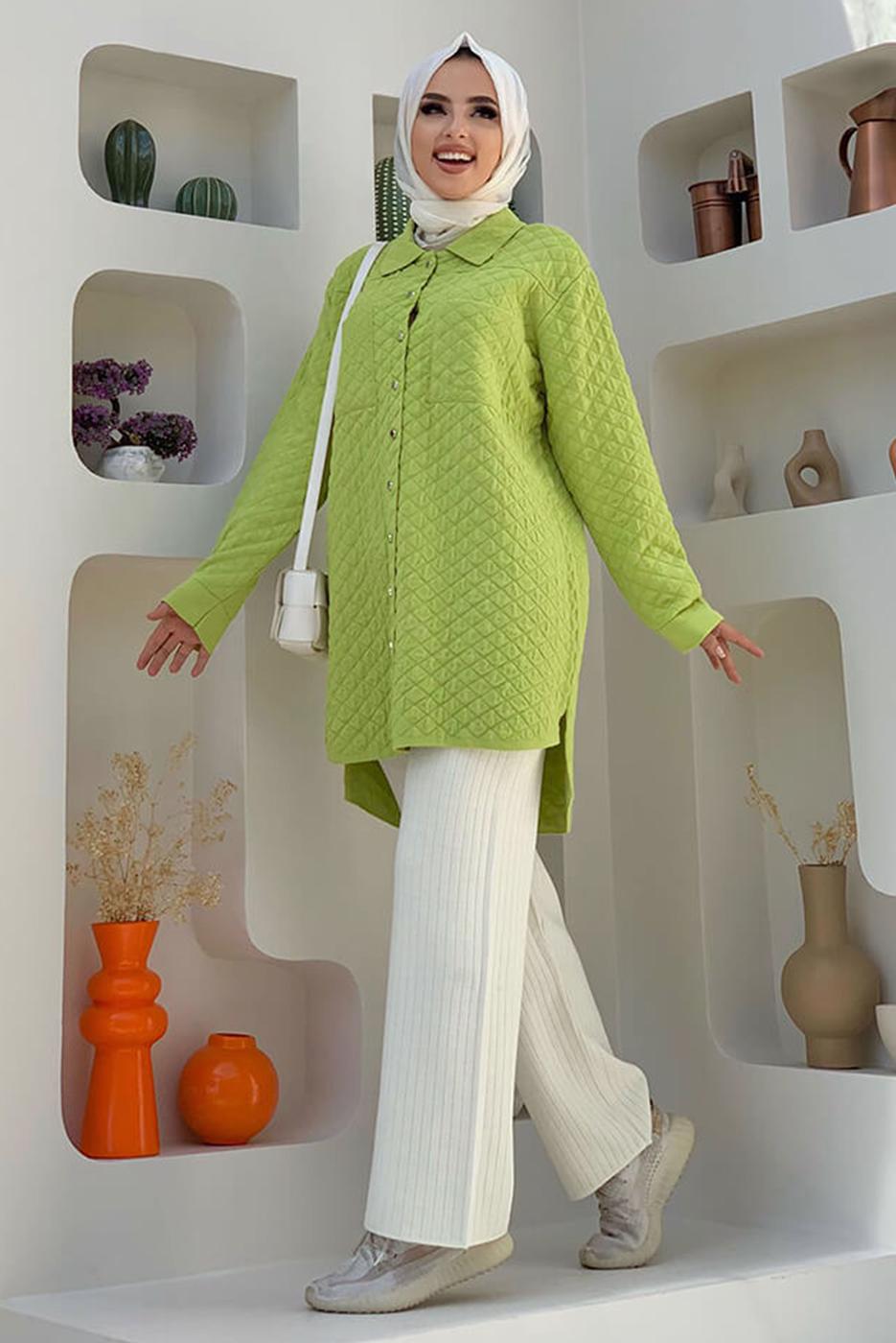 Tesettür giyim YEŞİL CEPLİ DÜĞMELİ KAPİTONE TUNİK 5216