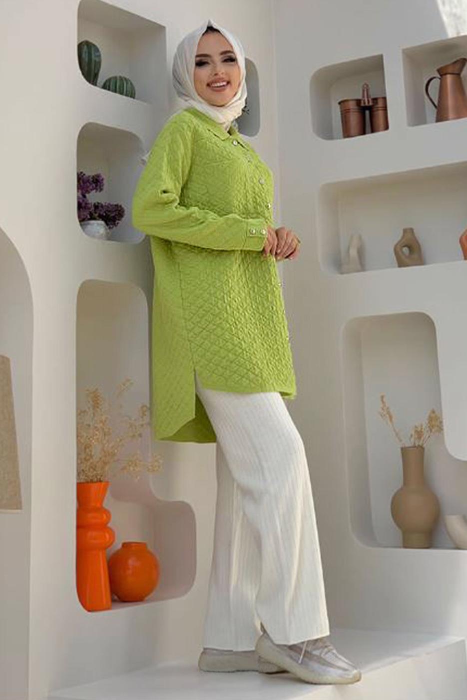 Tesettür giyim YEŞİL CEPLİ DÜĞMELİ KAPİTONE TUNİK 5216