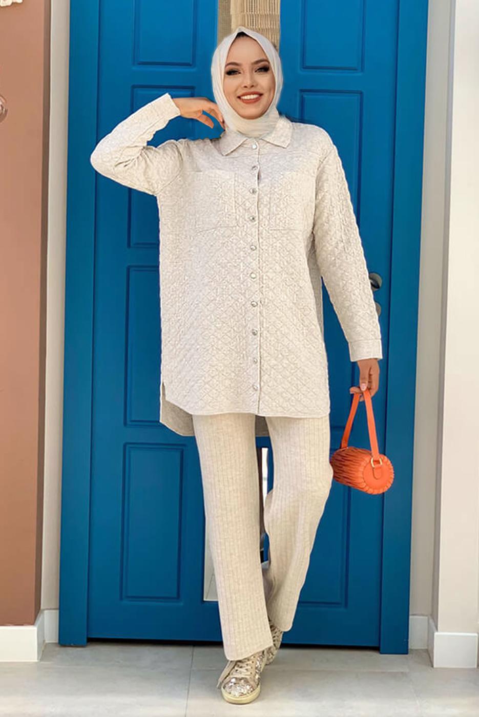 Tesettür giyim BEJ CEPLİ DÜĞMELİ KAPİTONE TUNİK 5216