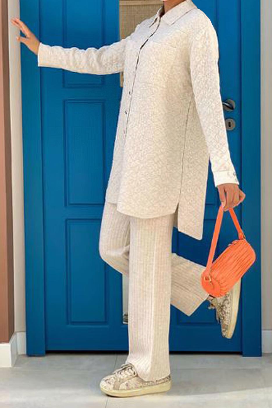 Tesettür giyim BEJ CEPLİ DÜĞMELİ KAPİTONE TUNİK 5216