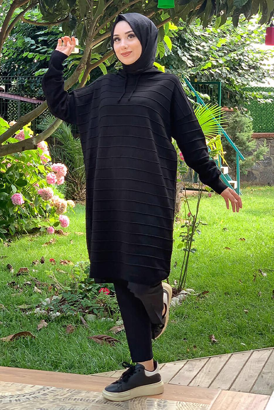 Tesettür giyim SİYAH ŞERİTLİ KAPÜŞONLU TRİKO TUNİK 7634	