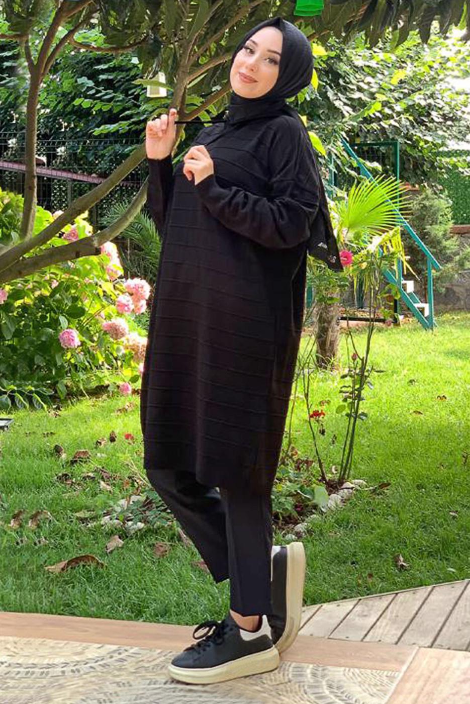 Tesettür giyim SİYAH ŞERİTLİ KAPÜŞONLU TRİKO TUNİK 7634	