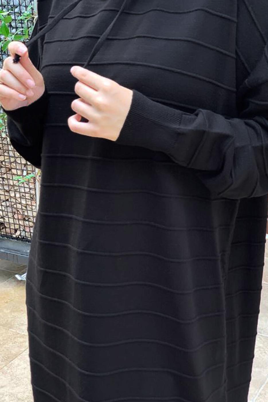 Tesettür giyim SİYAH ŞERİTLİ KAPÜŞONLU TRİKO TUNİK 7634	