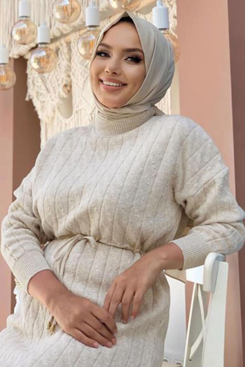 Tesettür giyim BEJ BELİ BÜZGÜLÜ TRİKO TUNİK 8216 
