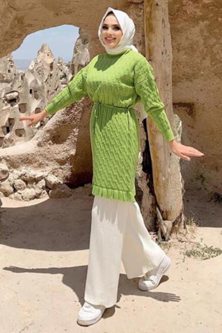 Tesettür giyim YEŞİL BELİ BÜZGÜLÜ TRİKO TUNİK 8216 