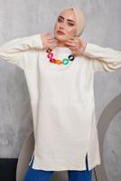 Tesettür giyim EKRU ÖNÜ ZİNCİR DETAYLI TRİKO TUNİK 8592	