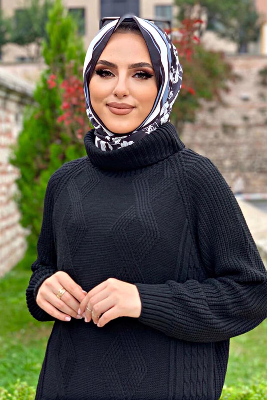 Tesettür giyim SİYAH KENDİNDEN DESENLİ BOĞAZLI YAKA TRİKO TUNİK 91112	