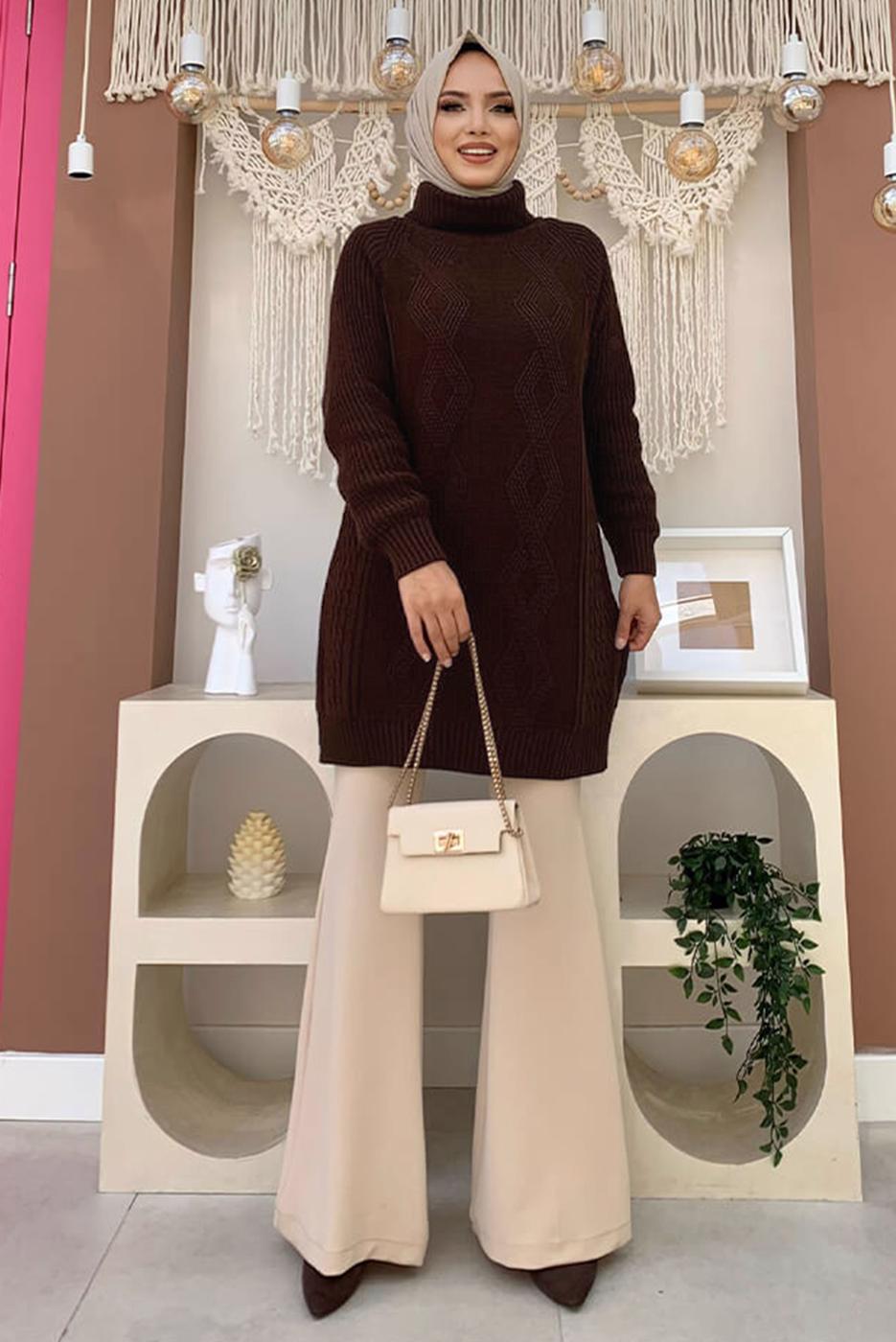 Tesettür giyim KAHVE KENDİNDEN DESENLİ BOĞAZLI YAKA TRİKO TUNİK 91112	