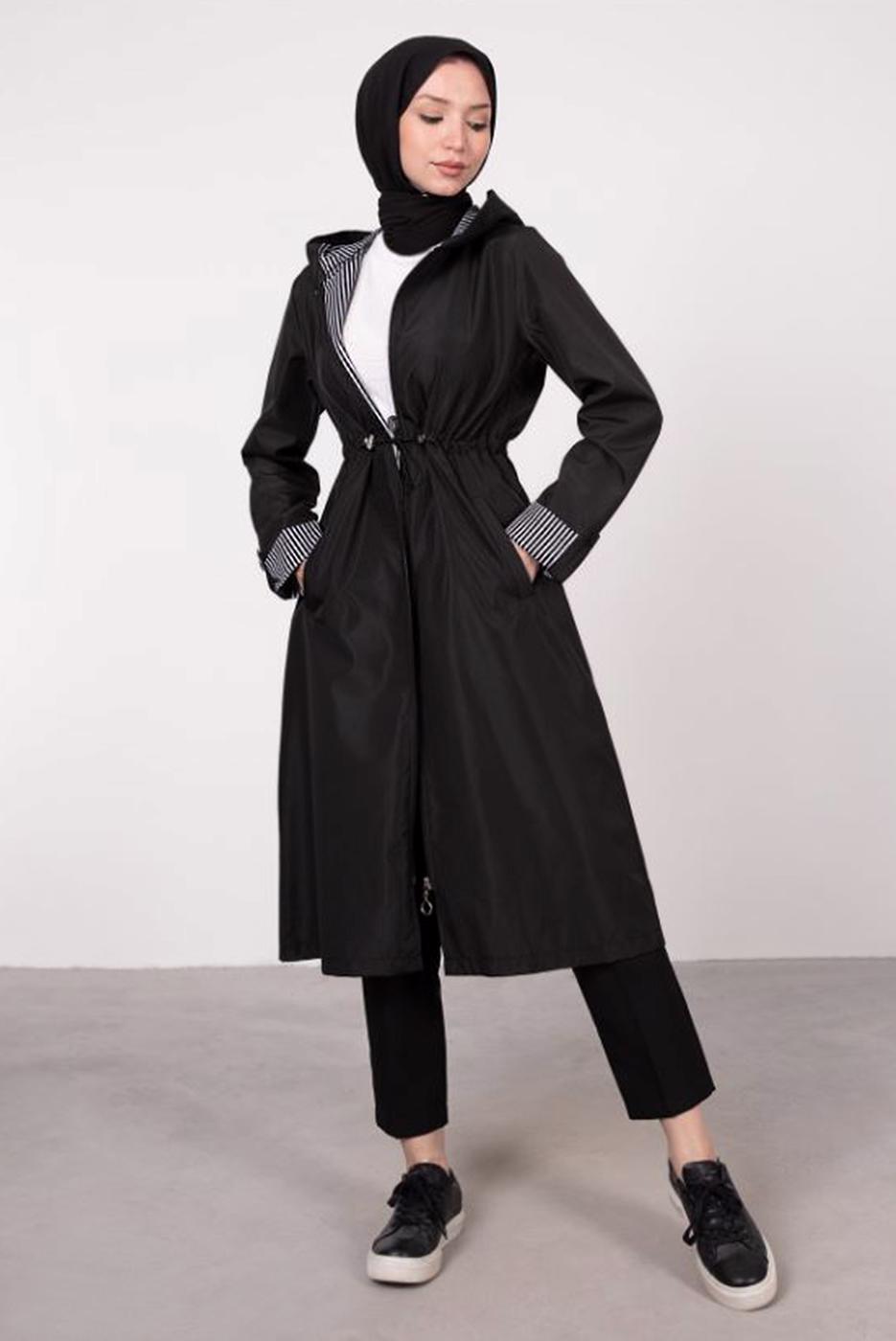 Tesettür giyim SİYAH ÇİZGİLİ BÜZGÜLÜ TRENÇKOT 5002 