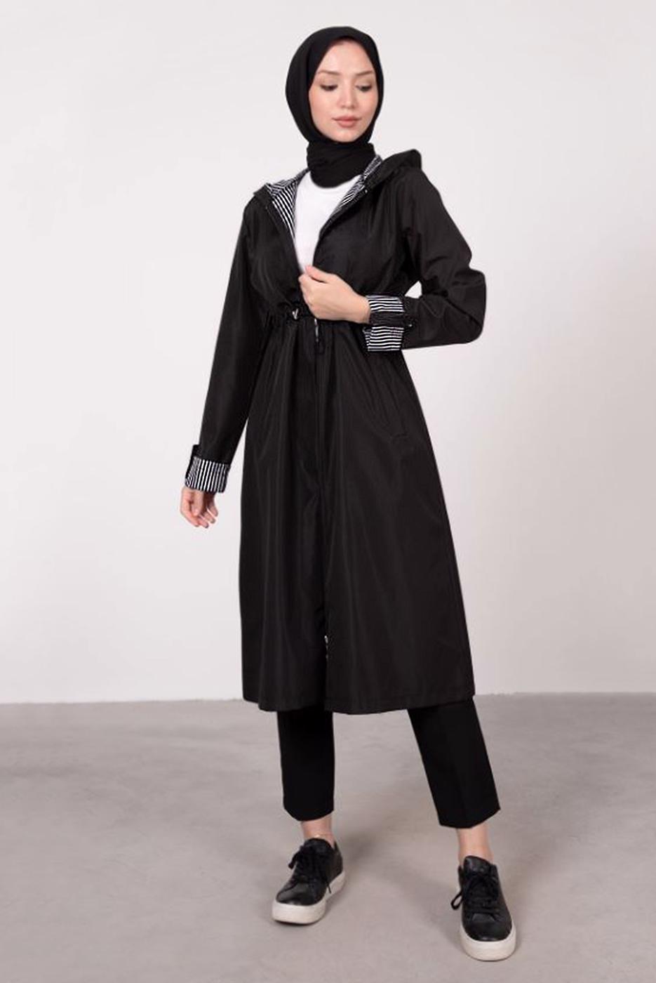 Tesettür giyim SİYAH ÇİZGİLİ BÜZGÜLÜ TRENÇKOT 5002 