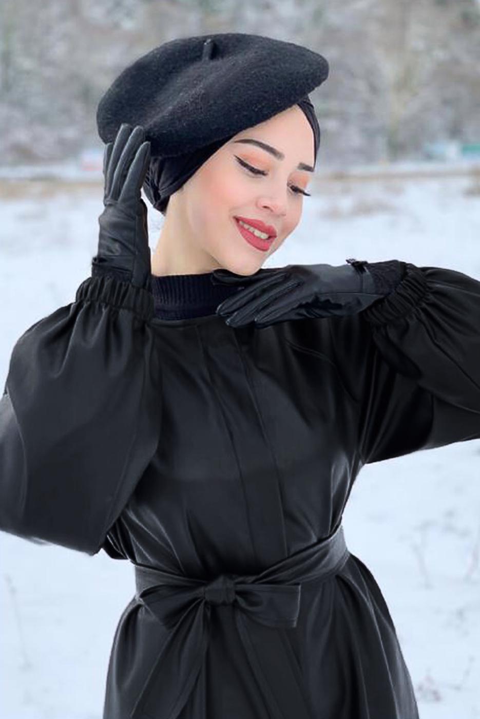 Tesettür giyim SİYAH KUŞAKLI DERİ GÖRÜNÜMLÜ TRENÇKOT  8447 