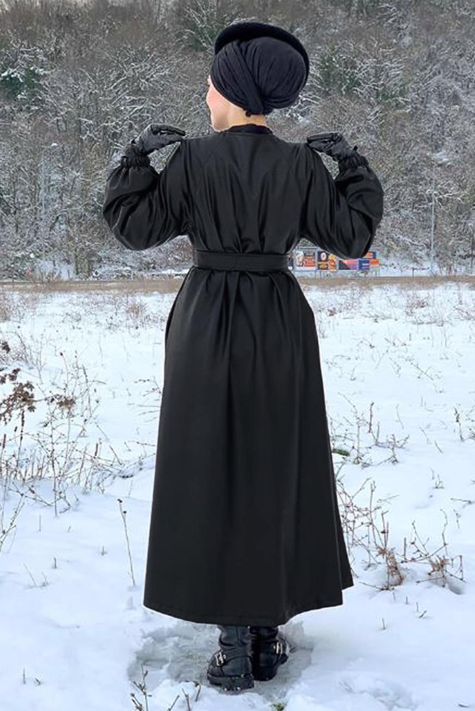 Tesettür giyim SİYAH KUŞAKLI DERİ GÖRÜNÜMLÜ TRENÇKOT  8447 