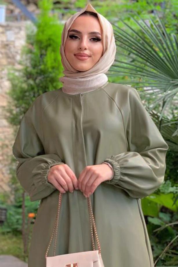 Vêtements hijab VERT TRENCH-COAT EN CUIR AVEC CEINTURE 8447 - TRENDTESETTÜR