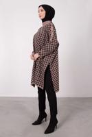 Tesettür giyim PEMBE KOLU DÜĞME DETAYLI KARELİ TRİKO PANÇO 1084 