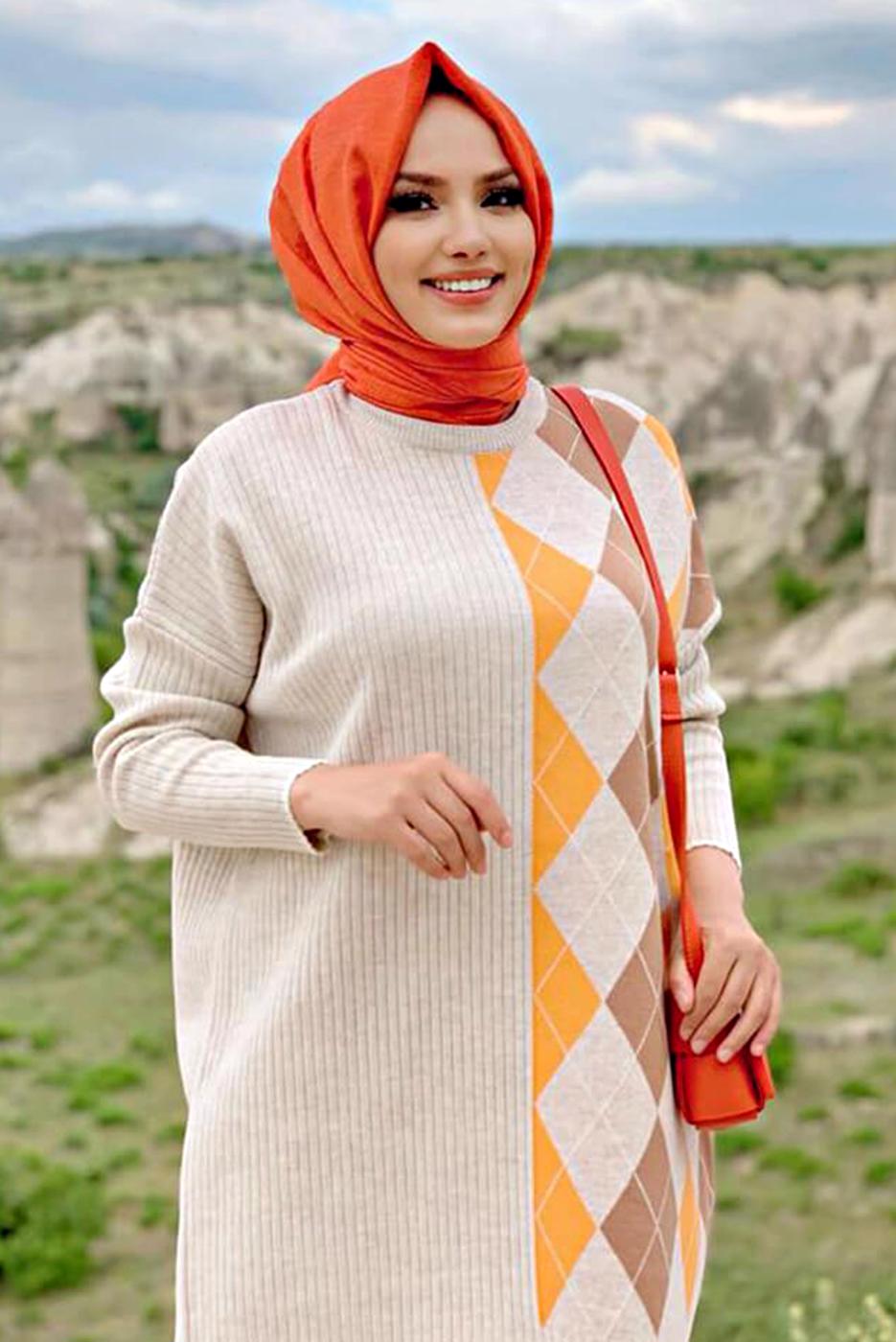 Tesettür giyim BEJ BAKLAVA DESEN DETAYLI TRİKO TUNİK 1316	