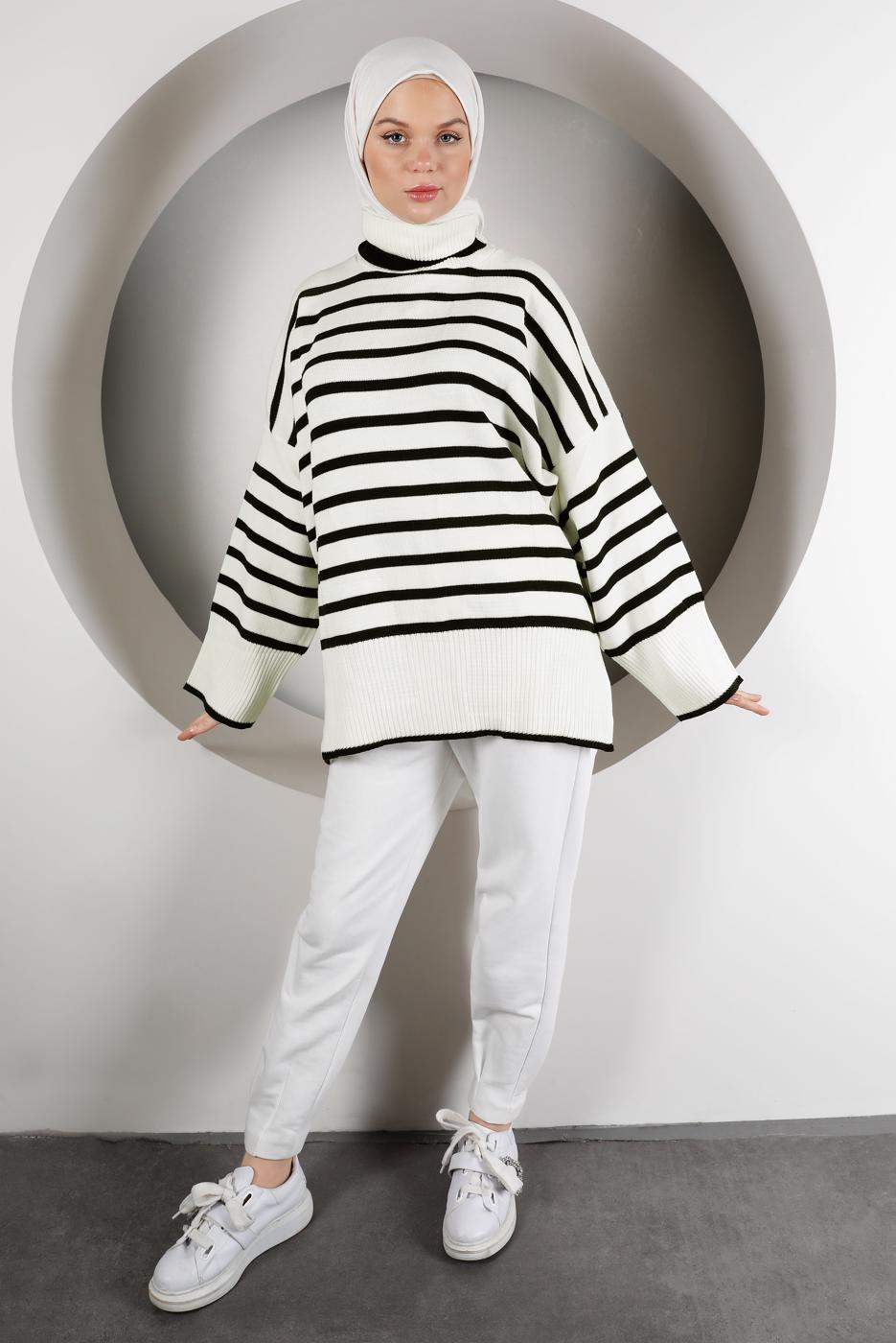 Tesettür giyim SİYAH ŞERİTLİ BALIKÇI YAKA TRİKO TUNİK 2111 